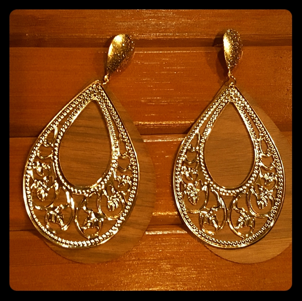 GOLD OVER WOOD TEARDROP EARRINGS